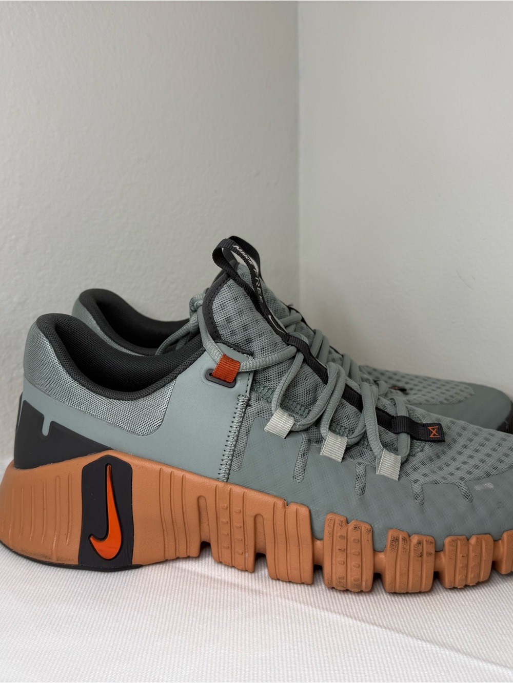 Nike Free Macon 5 Mica Green Campfire Orange